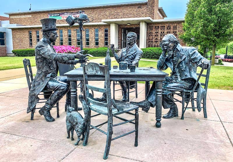 THE GAME HISTORICAL SCULPTURE - Image 1