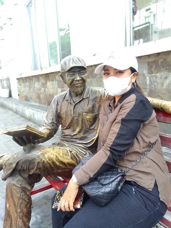 Patung Orang Duduk - Image 2