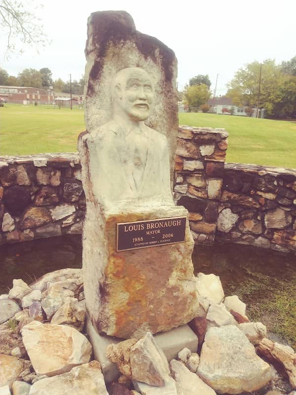 Louis Bronaugh Park - Image 2