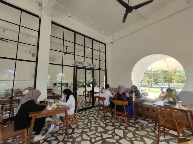 Spot Cafe Singkawang - Image 1