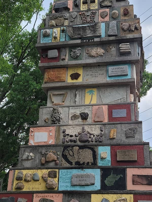 Monument of States - Image 1