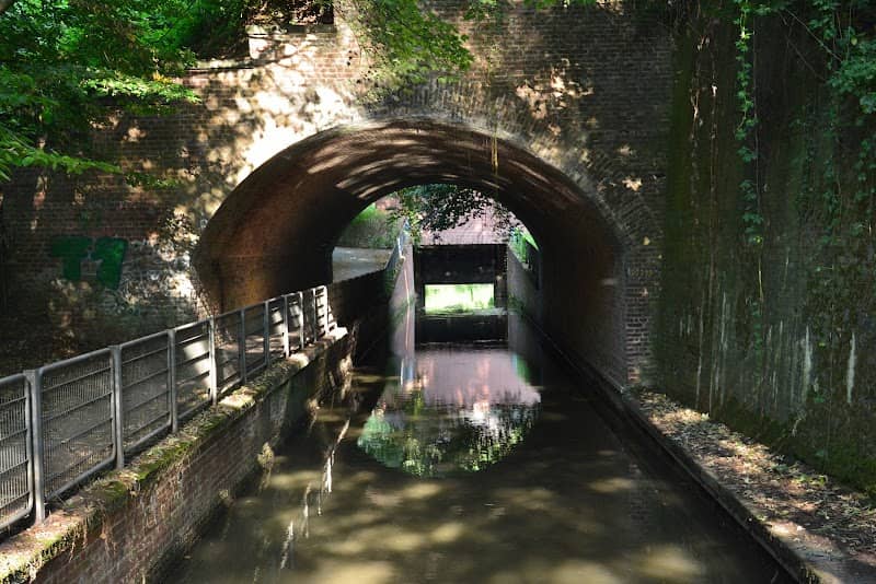 Ehrenmal für Kriegs und Bombenopfer - Image 2