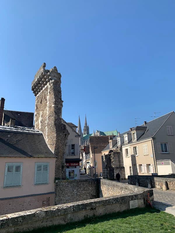 Old Chartres Fortifications - Image 2