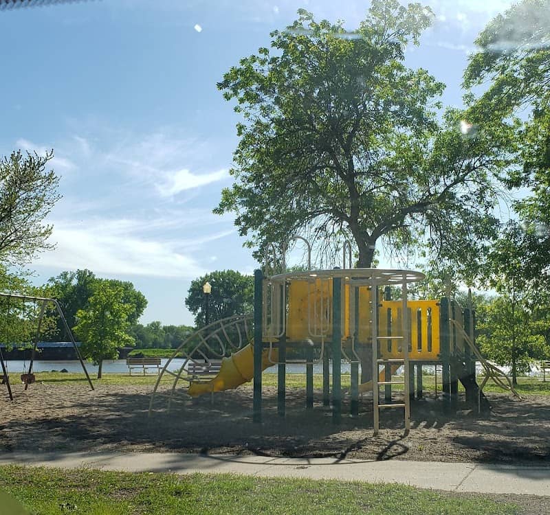 Havana Riverfront Park - Image 1