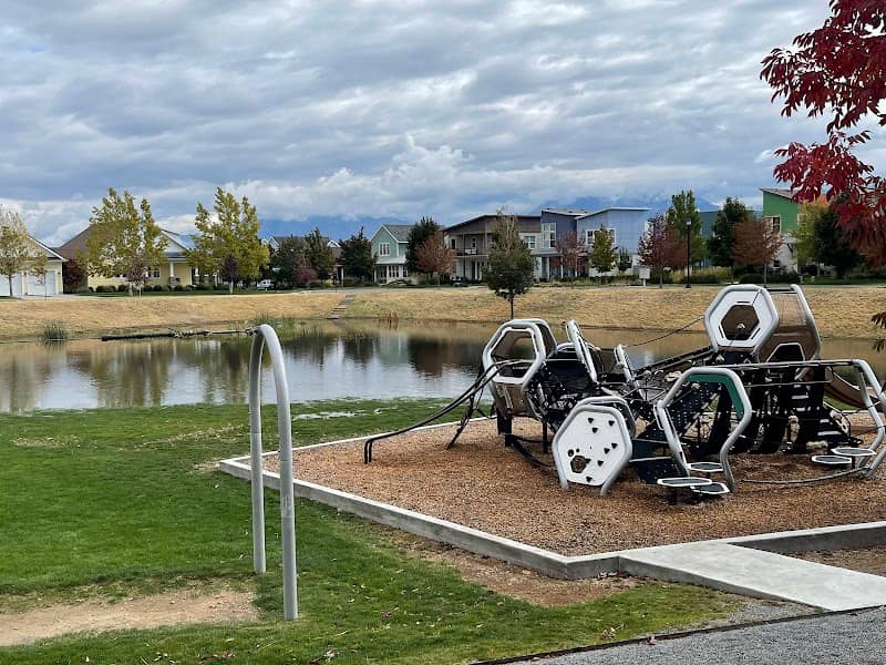 Willoughby Park - Image 1