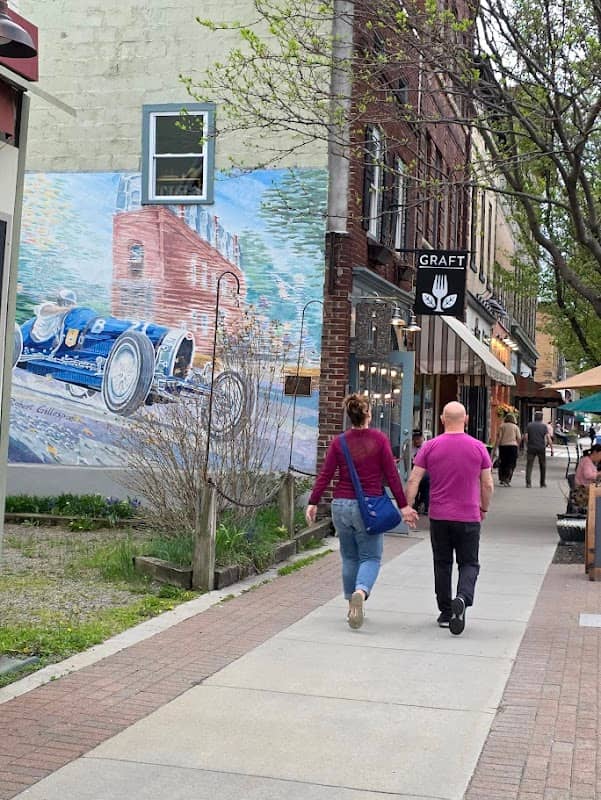 Bob Gillespie Art Murals (Local Artist tribute to early racing history) - Image 3
