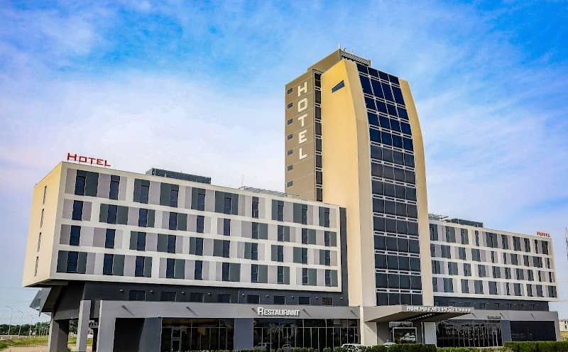 PANNONIA TOWER HOTEL - Image 1