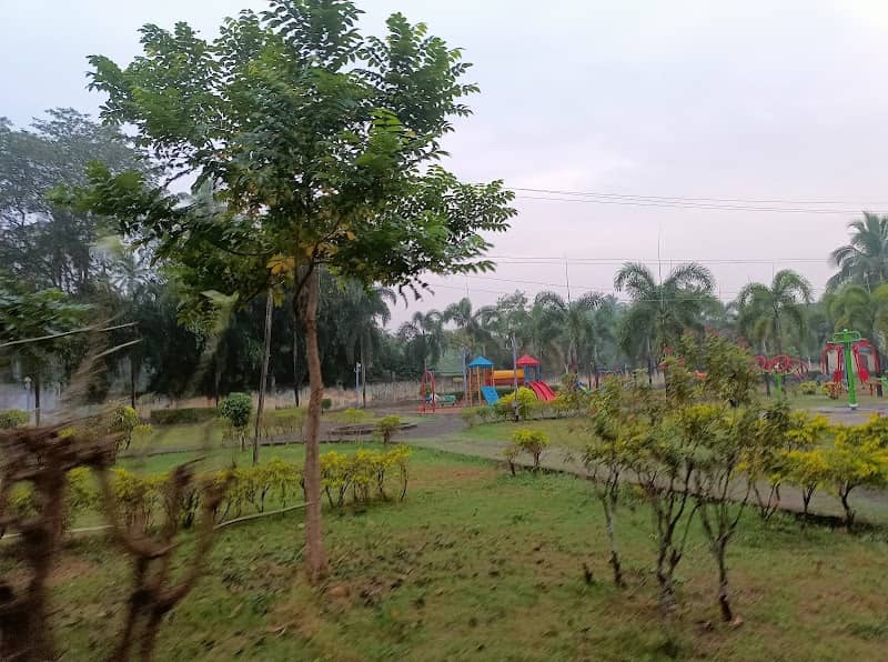Alcot Park - Image 1