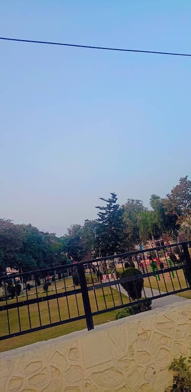 Gurdhware park - Image 1