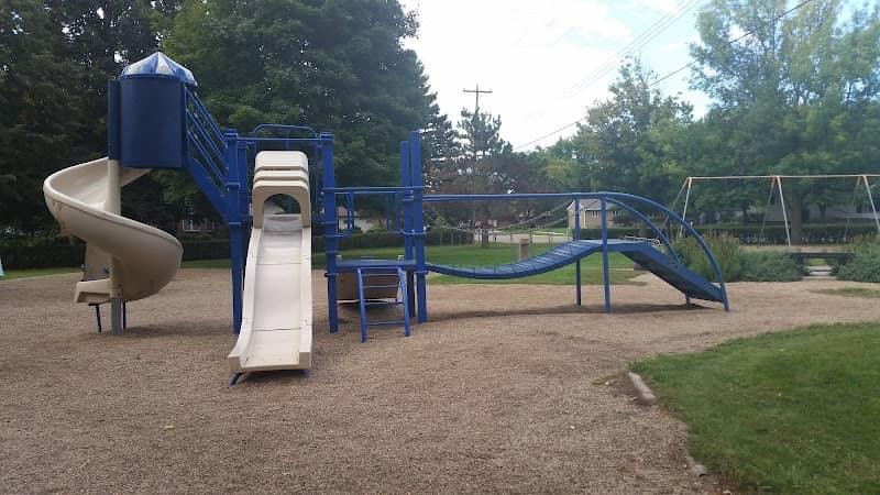 Totland Park - Image 1