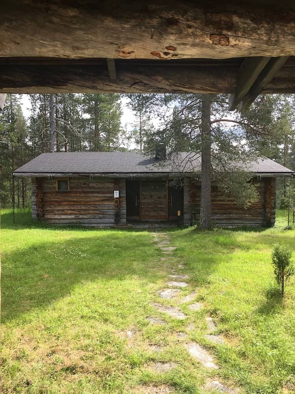 Piponius hut ruin - Image 1