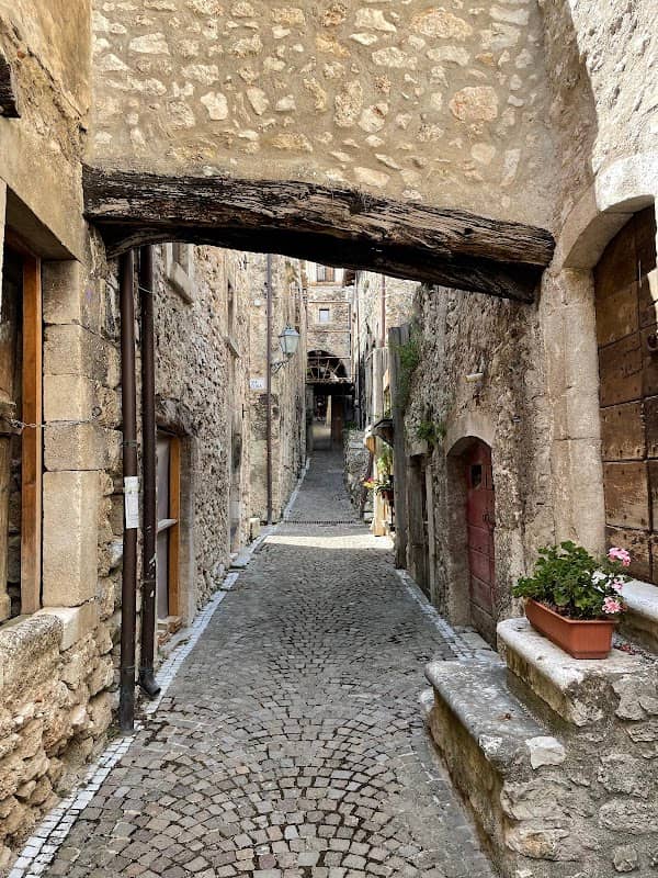 fortified village - Image 3