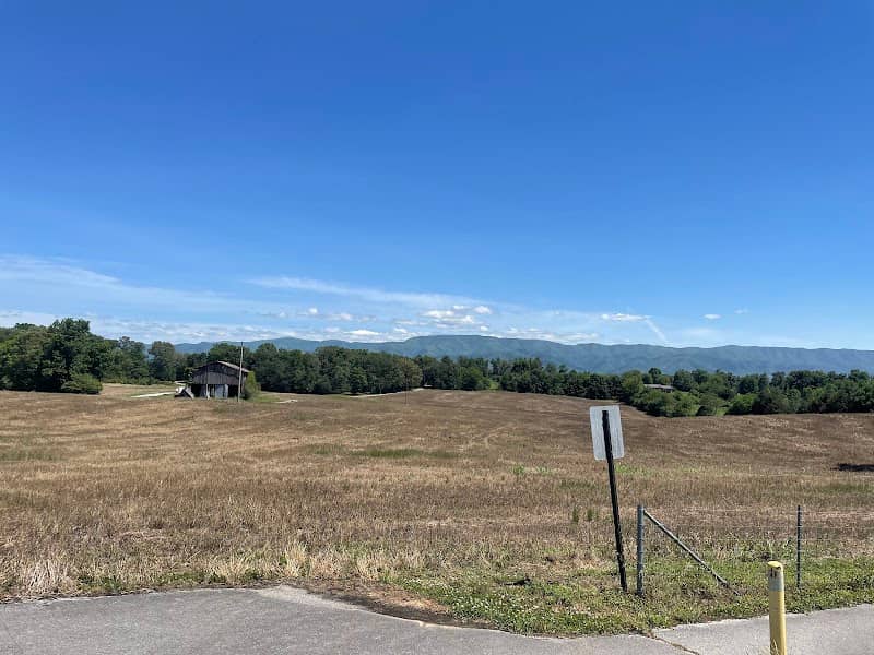 Tusculum Trailhead West - Image 2