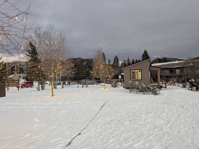 Ice skate rental - Image 1