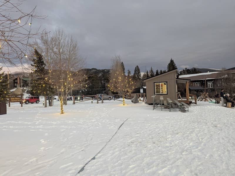 Ice skate rental - Image 1