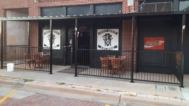 Crazy Horse Saloon - Image 1