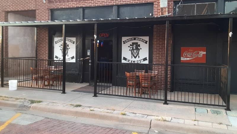 Crazy Horse Saloon - Image 1