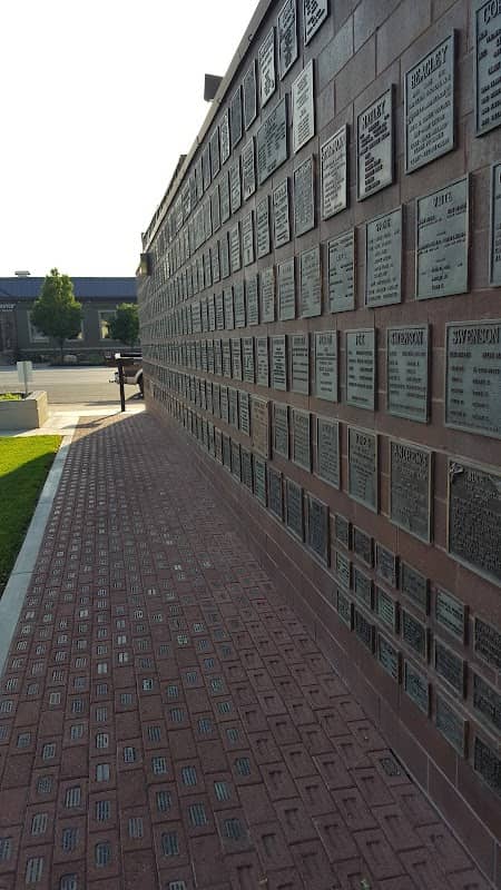Memorial Square - Image 1