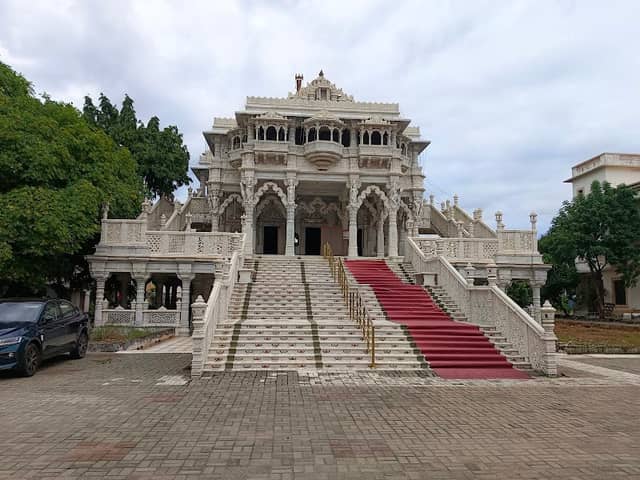 Adeeswar Temple - Image 1