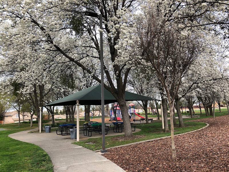 Vista Grande Park - Image 1