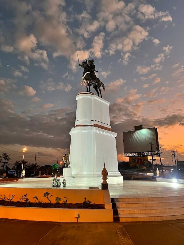 King Taksin The Great Roundabout - Image 1