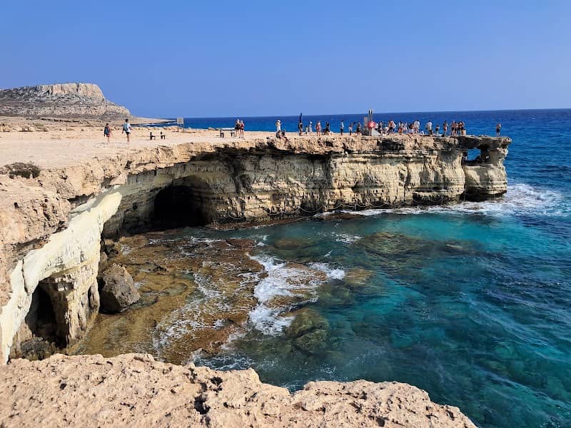 Caves and Tunnels dive site - Image 1