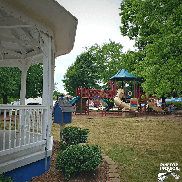Victory Park - Image 1