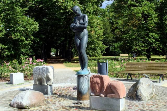 Brunnen Mutter Erde - Image 1