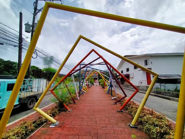 Heroes' Lane - Image 1