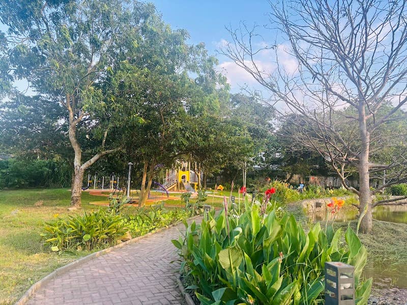 Children's play area - Image 2