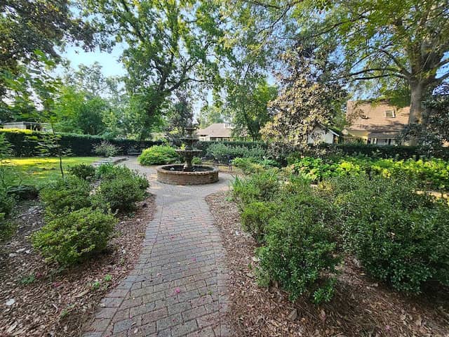 Susan Harling Robinson Park - Image 1