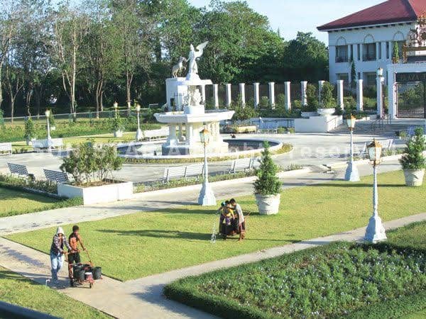 Talisay City Walking Park & Garden - Image 1