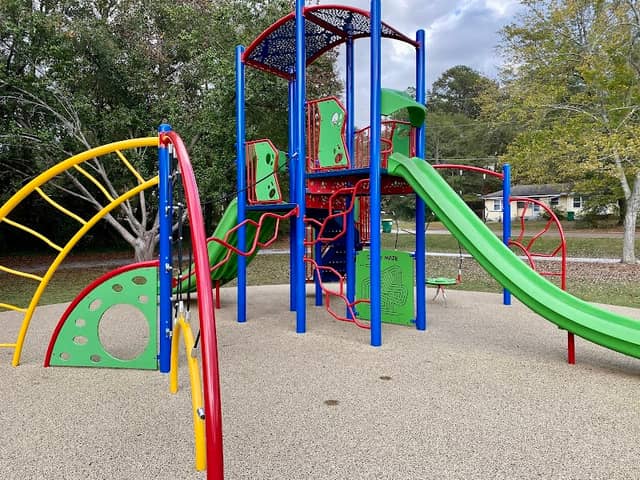 Veteran's Park - Image 1