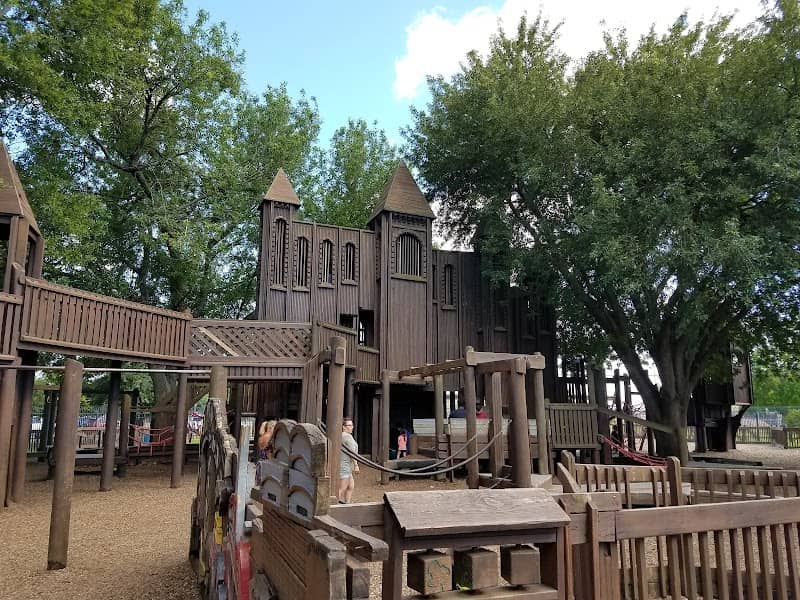 Port Neches Riverfront Park - Image 2