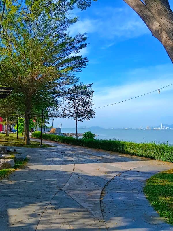 Quayside Park - Image 1