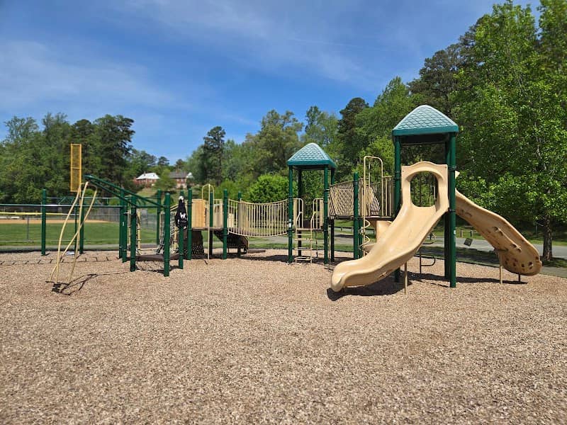 Azalea Park - Image 1