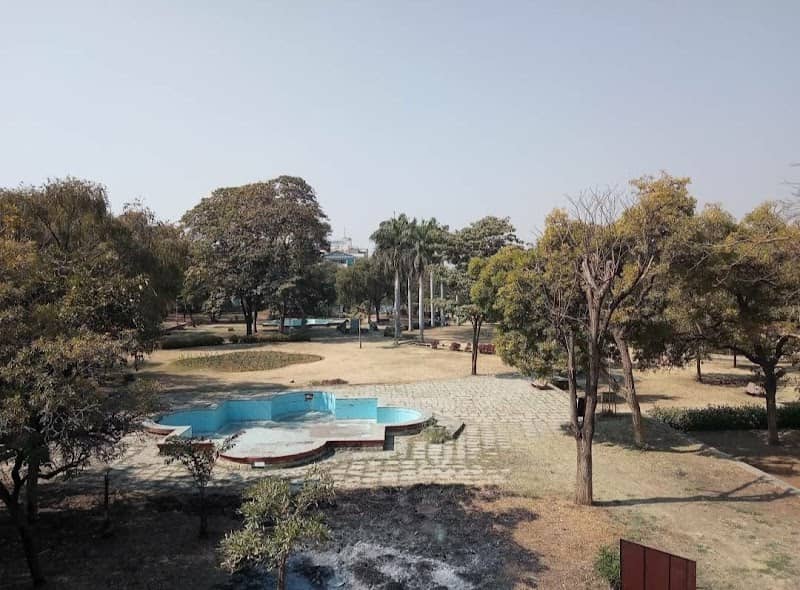 Hutatma Garden - Image 1