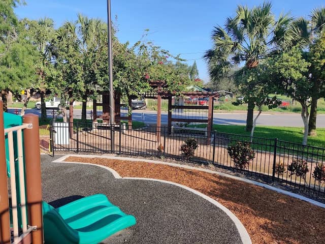 Riverside Park - Image 1