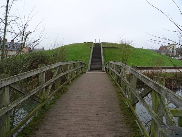 Bury Mount - Image 2