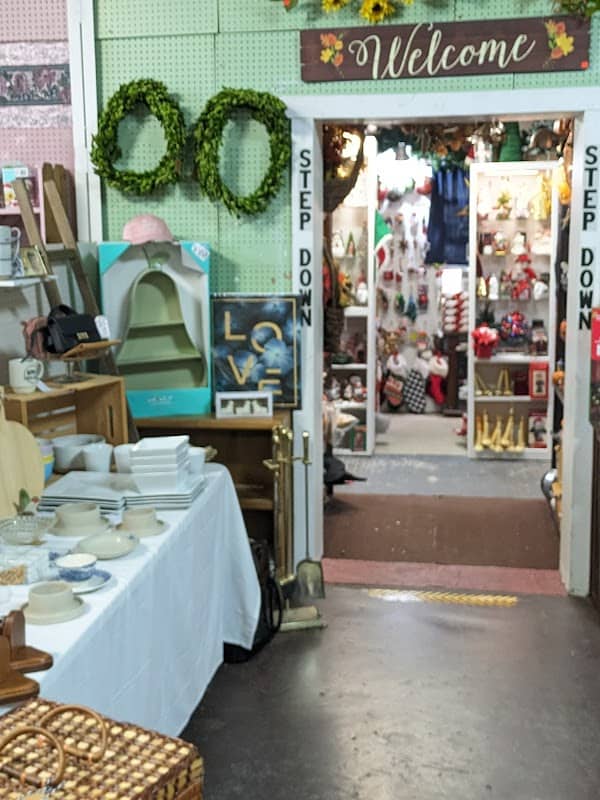 DO Drop In Flea Market - Image 1