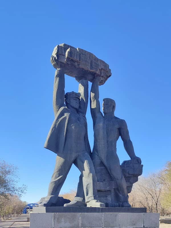 "Miners' Glory" Monument - Image 1
