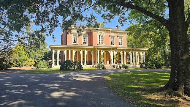 Oaklands Park - Image 1