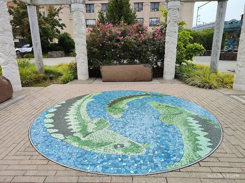 Garden of Surging Waves - HERITAGE SQUARE - Image 2