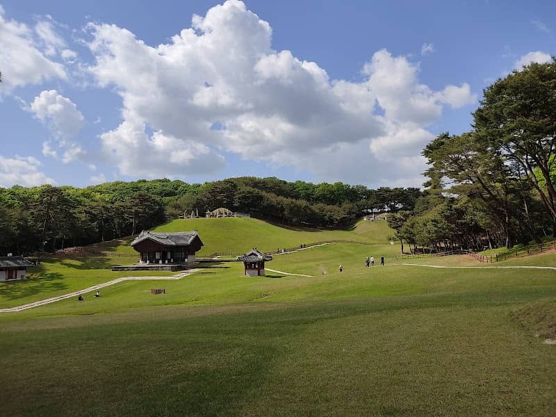 Mongneung (Tomb of King Seonjo, Queen Uiin & Queen Inmok) - Image 1