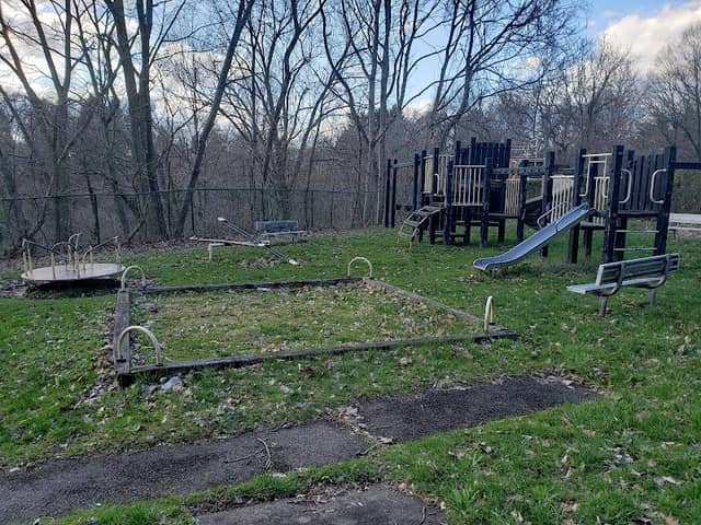 Summit Street Park - Image 1