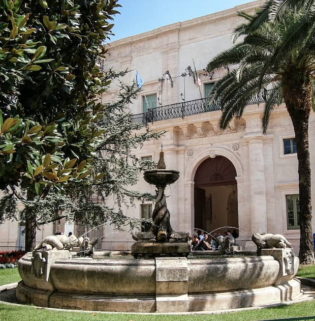 Fontana dei Delfini - Image 2