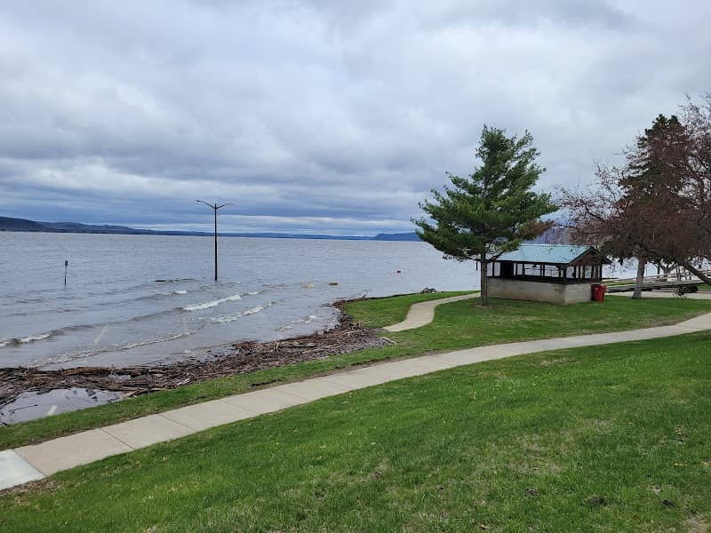 Roschen Park - Image 1