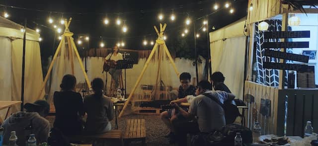 Campfire Session - Image 1