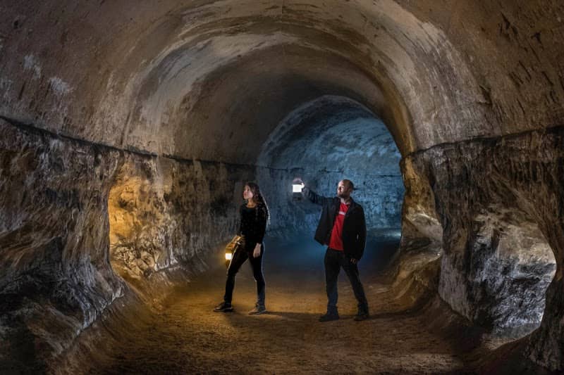 Barons' Cave - Image 1