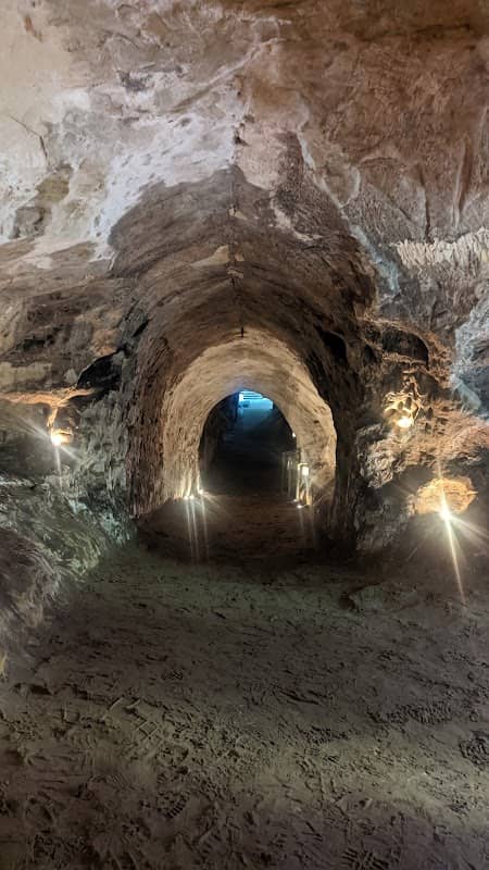 Barons' Cave - Image 2